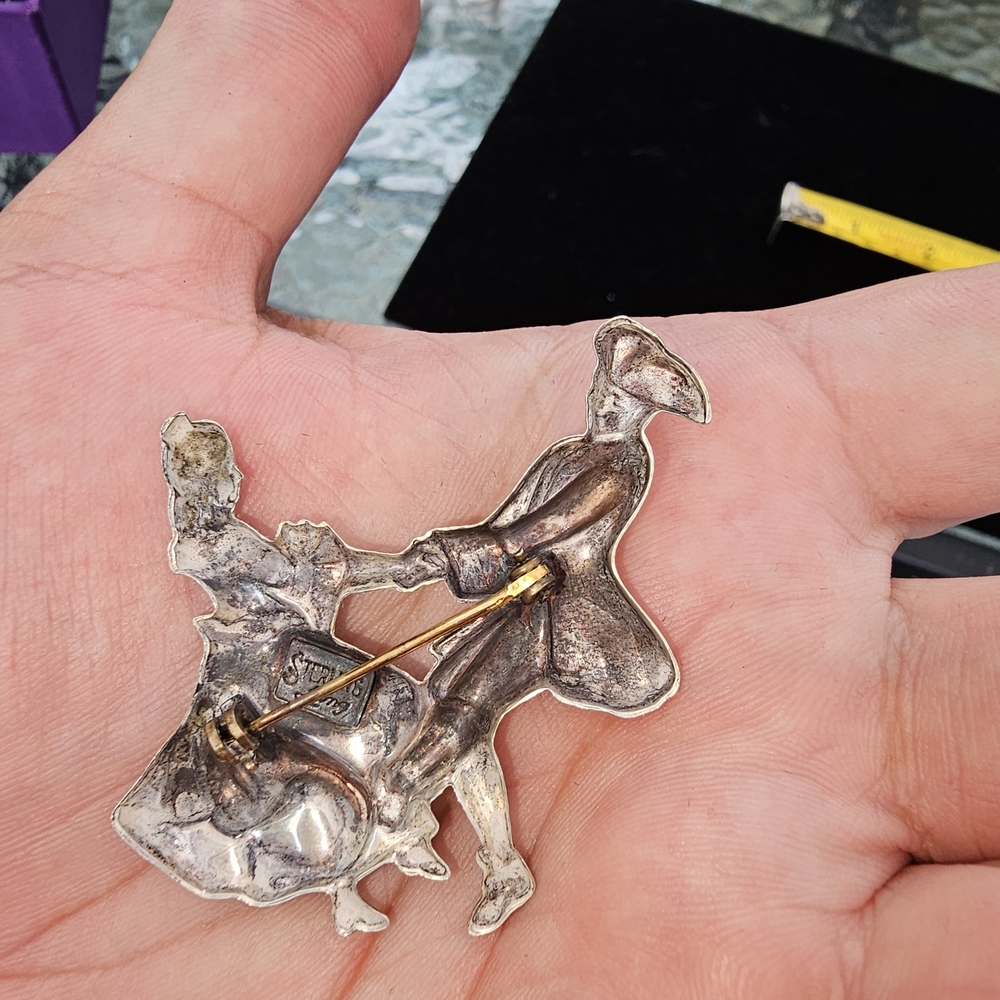 Elegant Sterling Silver Dancing Couple Brooch - Picture 3 of 6